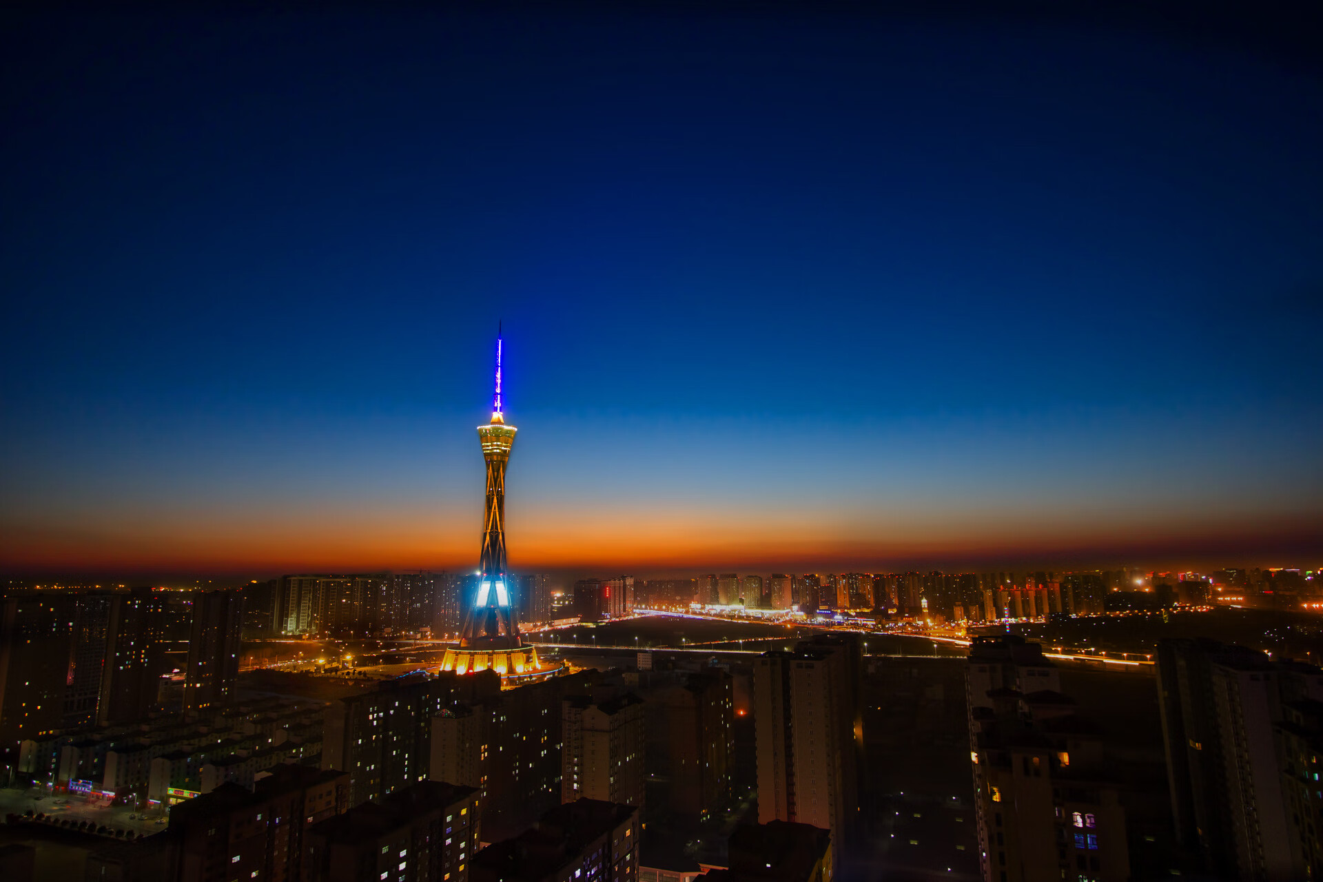 九游sports-_猛龙新人崛起，主场逆转胜雷霆_，球员猛龙