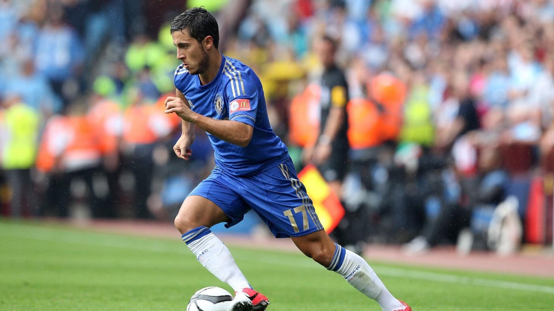 九游体育平台官网-英超激烈冲刺：每场都精彩绝伦，悬念不断！，英超现场