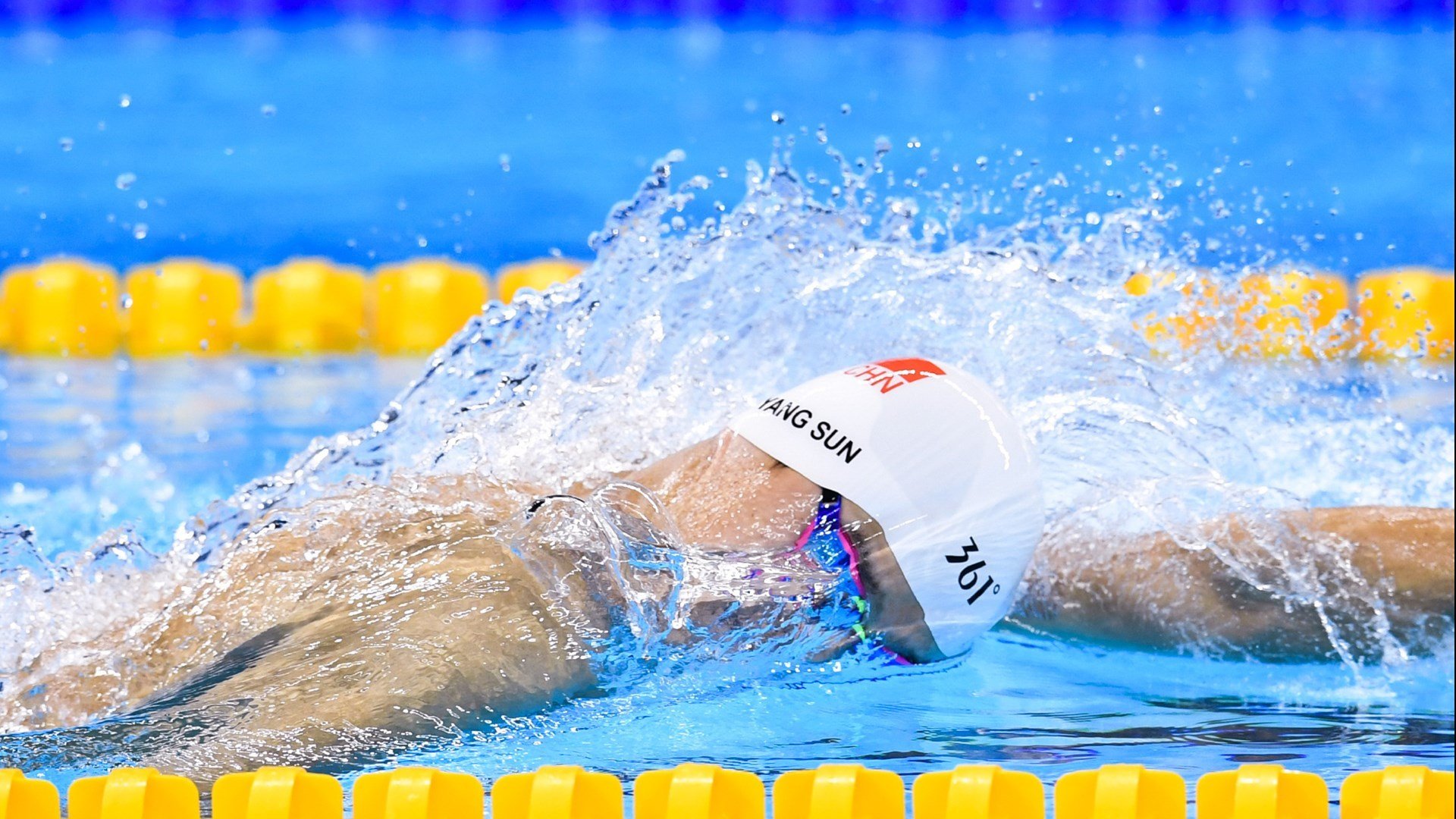 九游下载安装-马拉松选手刷新亚洲纪录，马拉松亚军